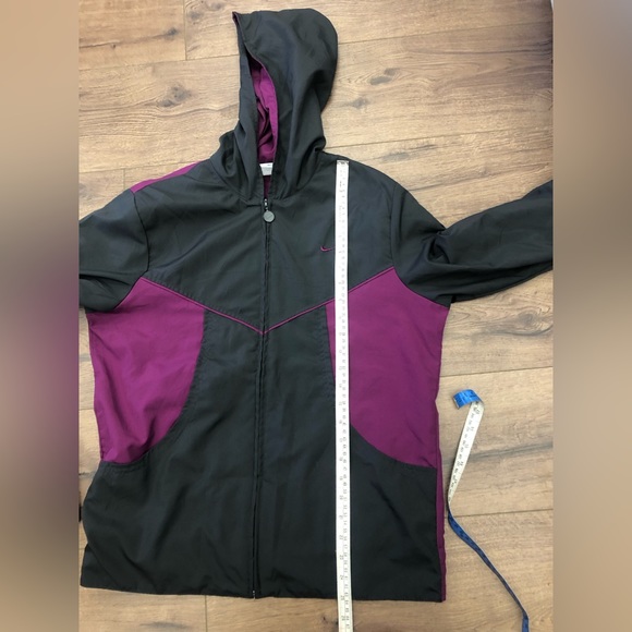 VINTAGE NIKE WIND BREAKER HOODED JACKET WITH ZIPPER CLOSURE - Picture 6 of 6